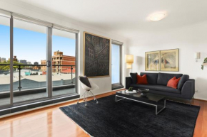 City 2 Bed 2 Bath Parking, Mins to Train and CBD, Sydney